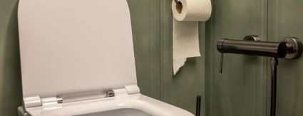 Rede de esgoto não é lixeira: descarte incorreto causa entupimentos e riscos ambientais