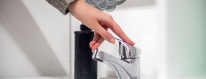 Aprenda a controlar o consumo de água residencial
